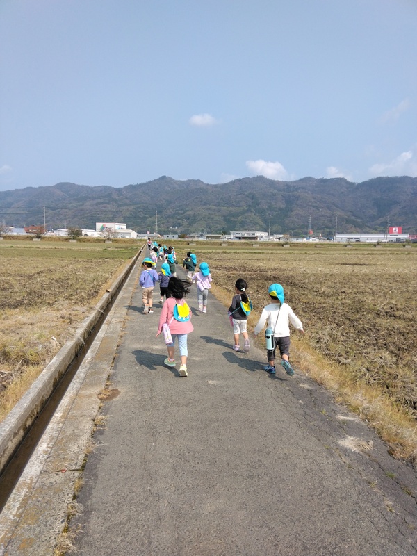 やまにむかって