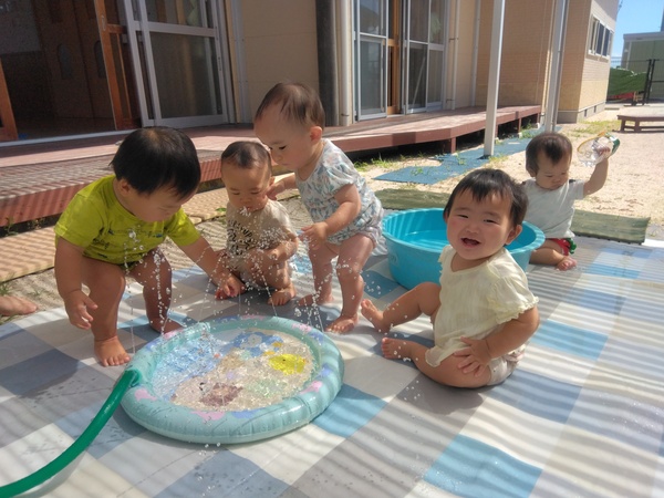 《０歳児》