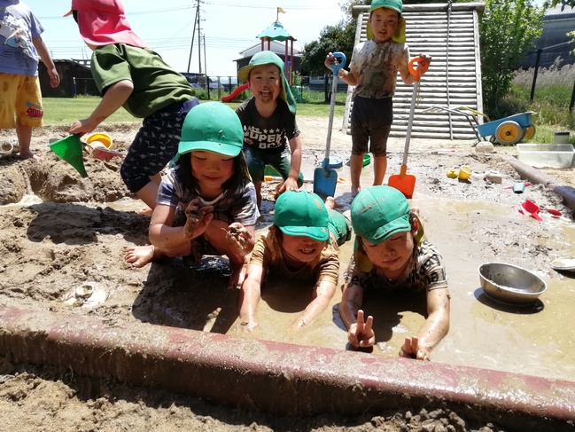 どろんこプール