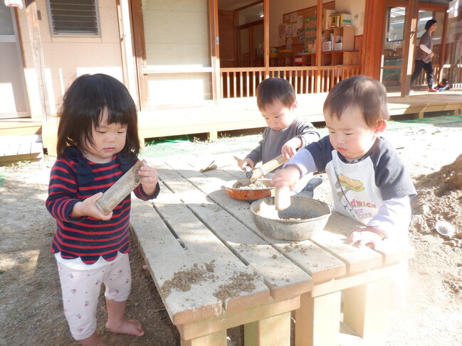 水・砂・泥に触れて